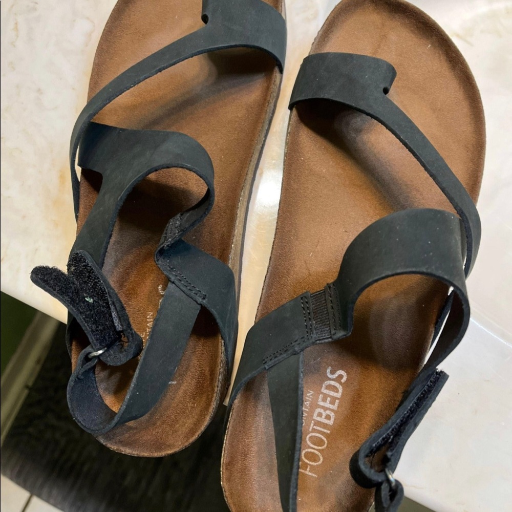 NWOT white mountain footbeds sandals